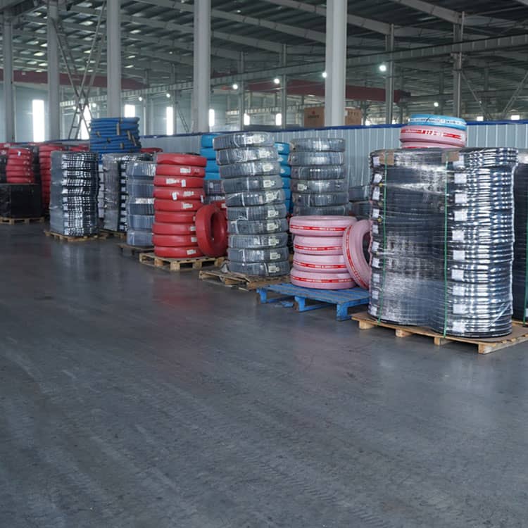 150PSI Four Layer Matte Material Spray Hose